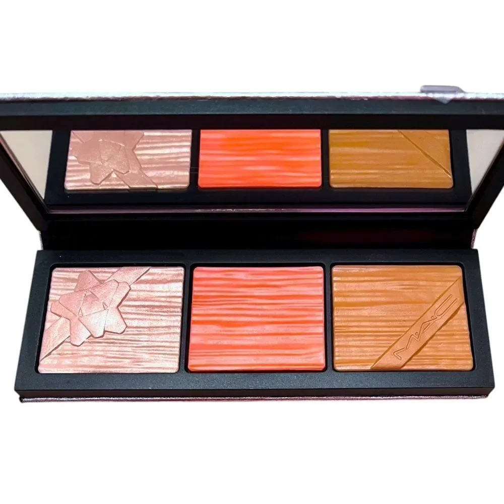 MAC Cosmetics Shiny Pretty Things Face Compact: Fair